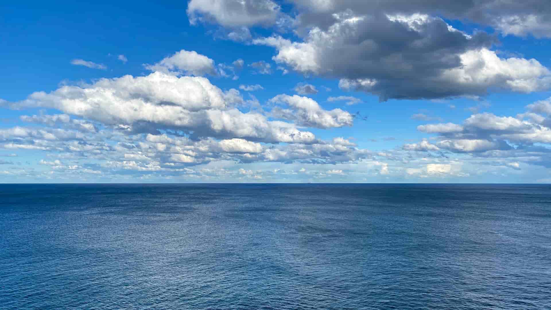 Skyline of the Atlantic Ocean during a bright sunny day.