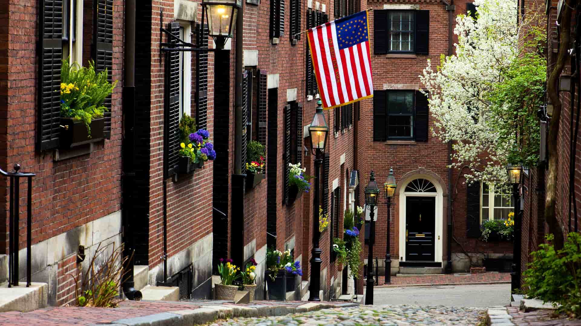 Historic Acorn Street in Boston.