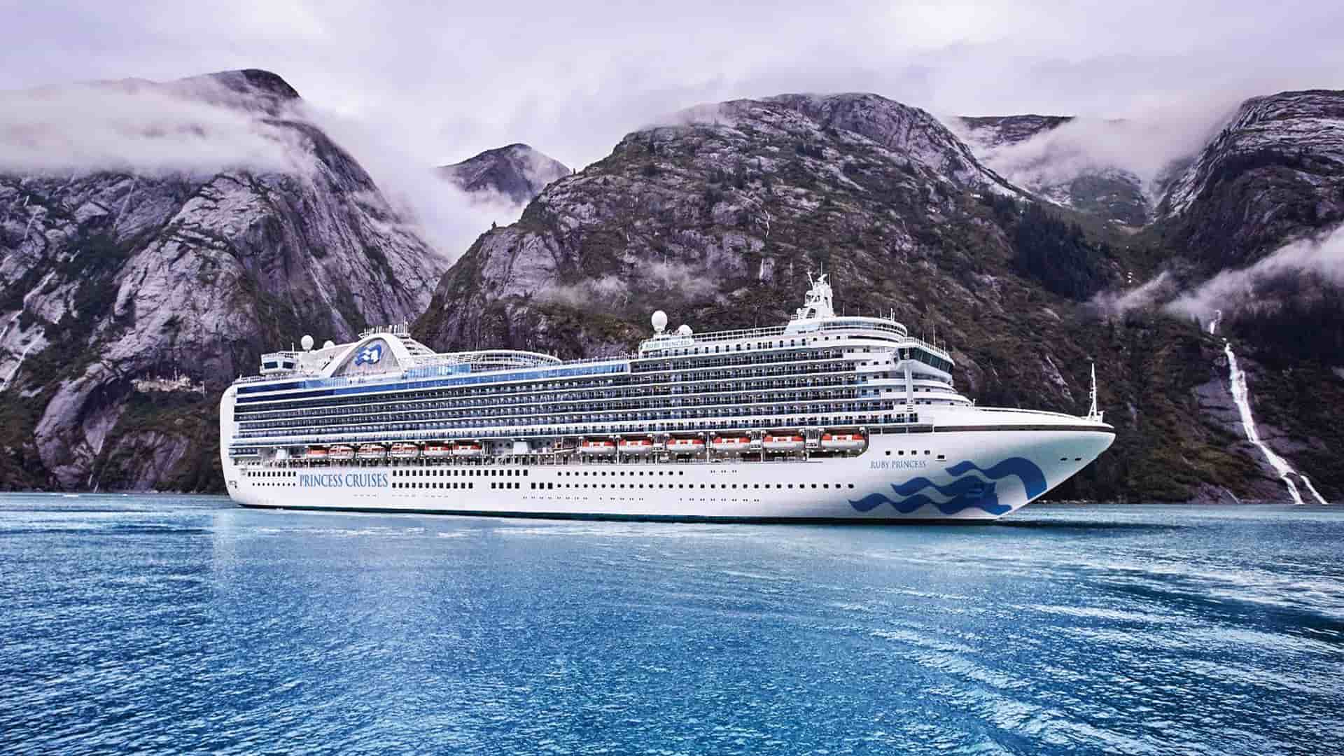 Ruby Princess cruise ship exterior.