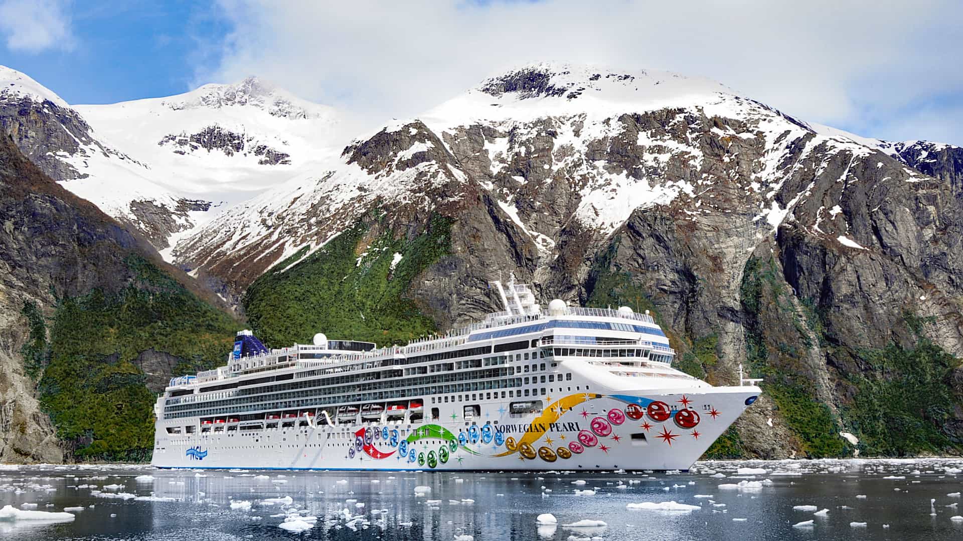Norwegian Pearl sailing in Alaska.