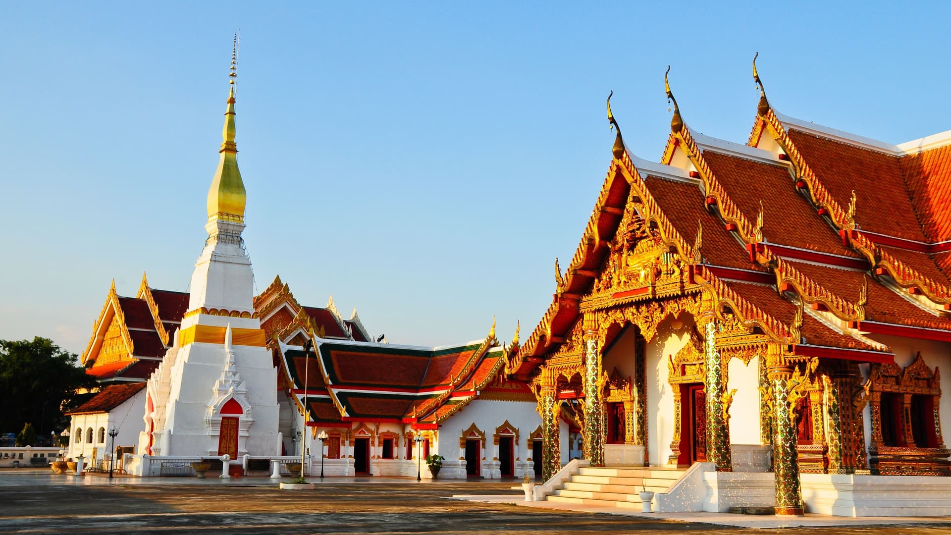 Golden Thai temple architecture.