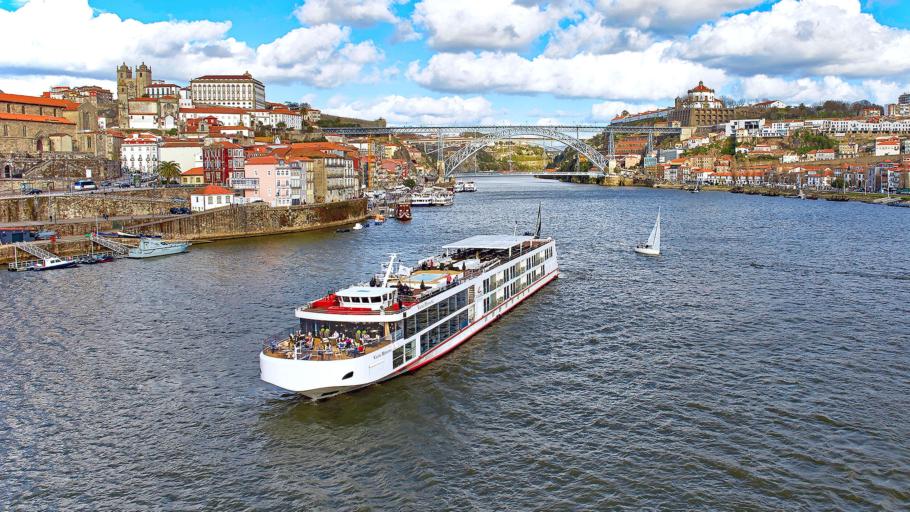 Viking Hemming river cruise ship exterior.