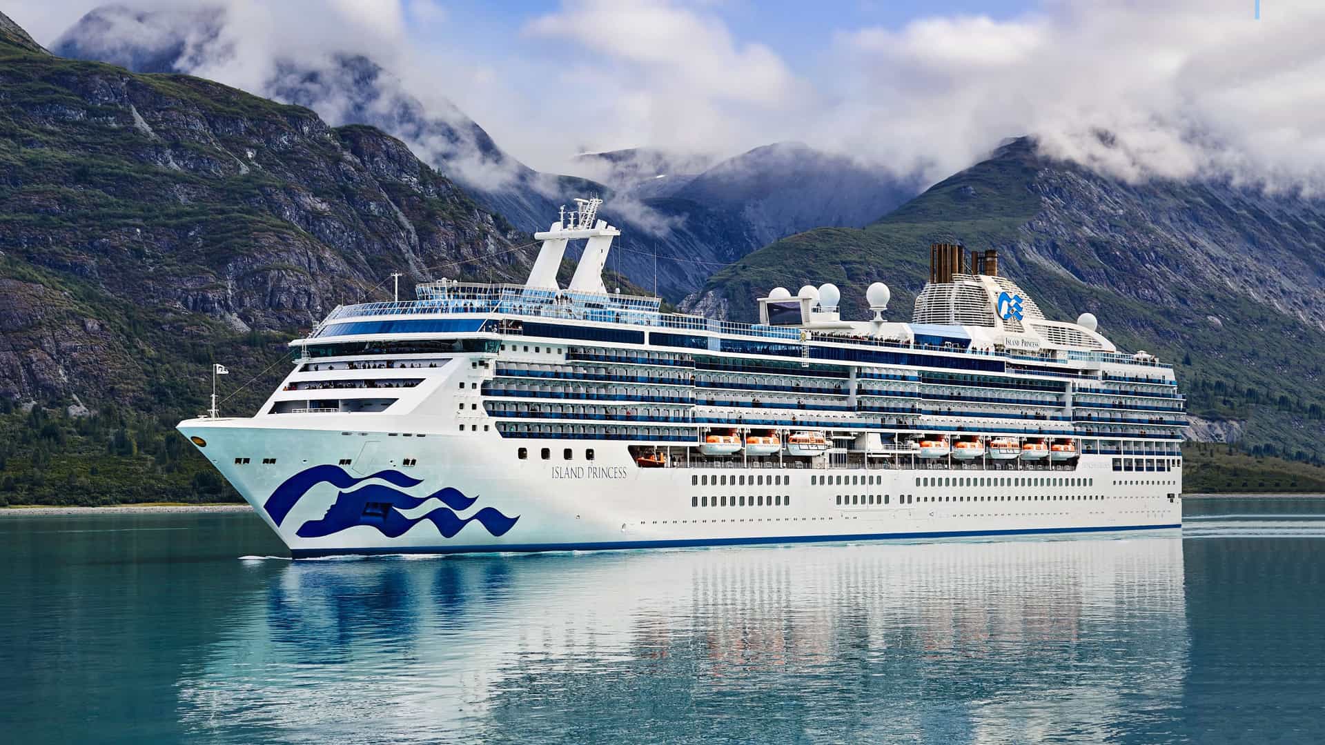 Island Princess cruise ship exterior.