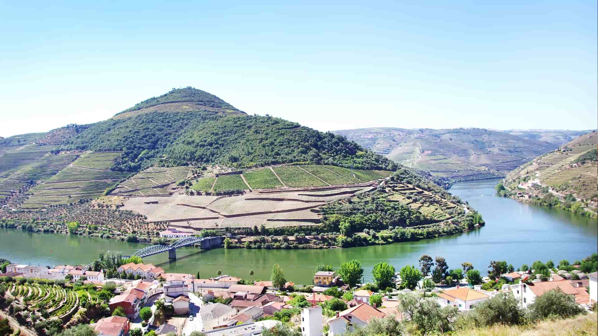 Douro River landscape near Vega de Terrón.
