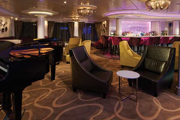 Shaker's Cocktail Bar