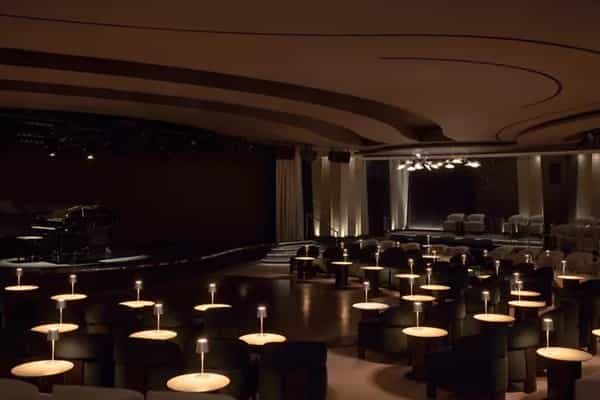 Journeys Lounge