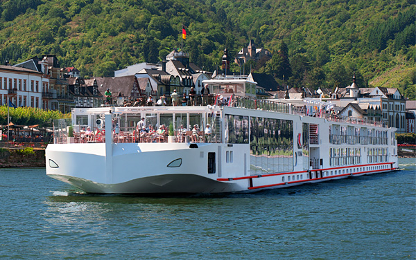 Viking Aegir 7 Night Danube Waltz departs Passau, Germany | The Cruise Web