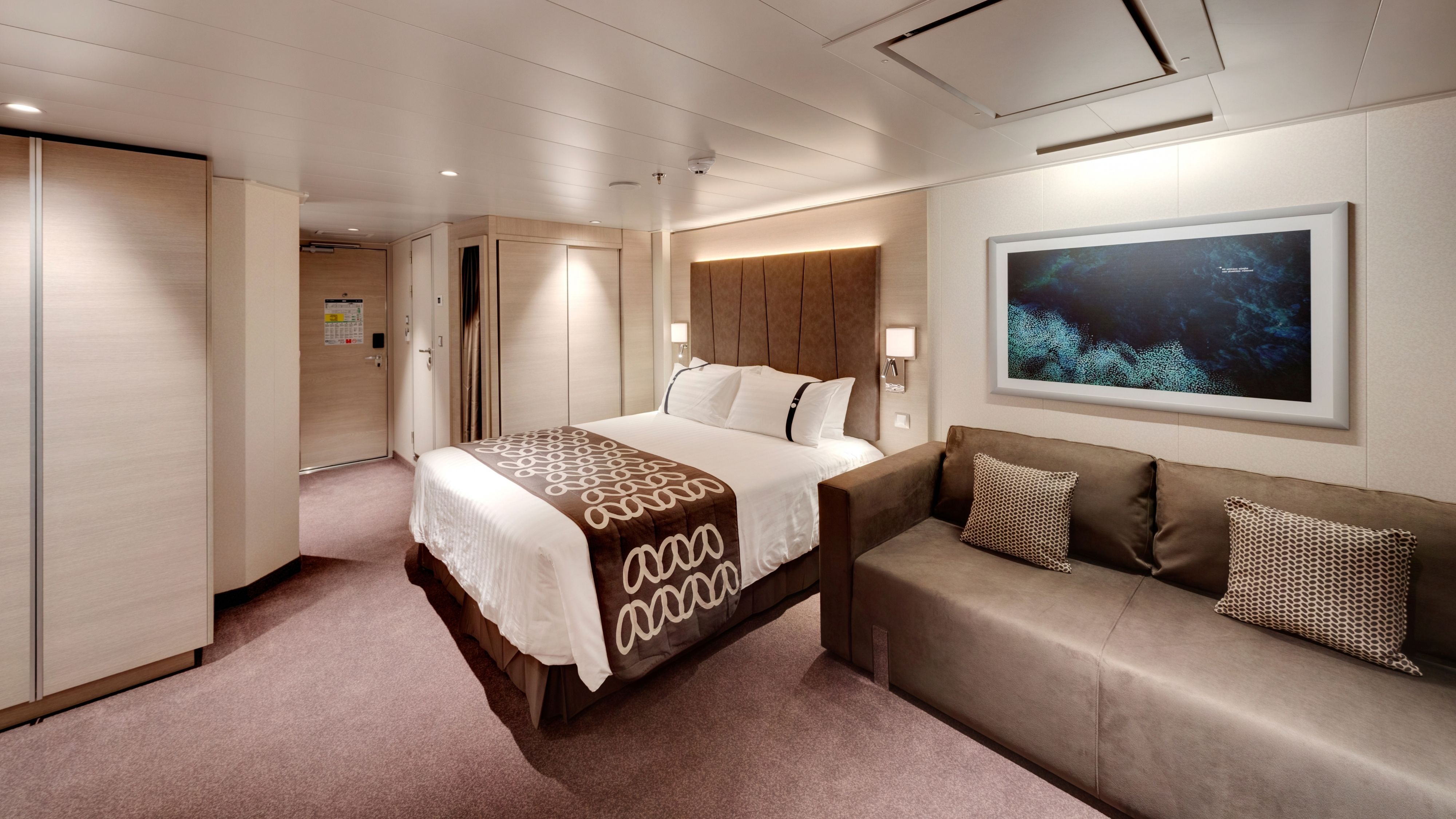 MSC Yacht Club Duplex Suite with whirlpool bath