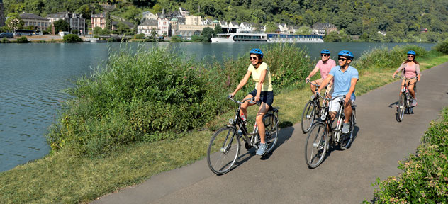 People biking along the Rhine